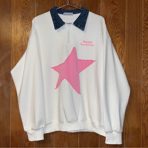 Aelfric Eden Denim Lapel 1/4 Zip Sweatshirt Star front EUC White/Pink SZ XL - Picture 1 of 9
